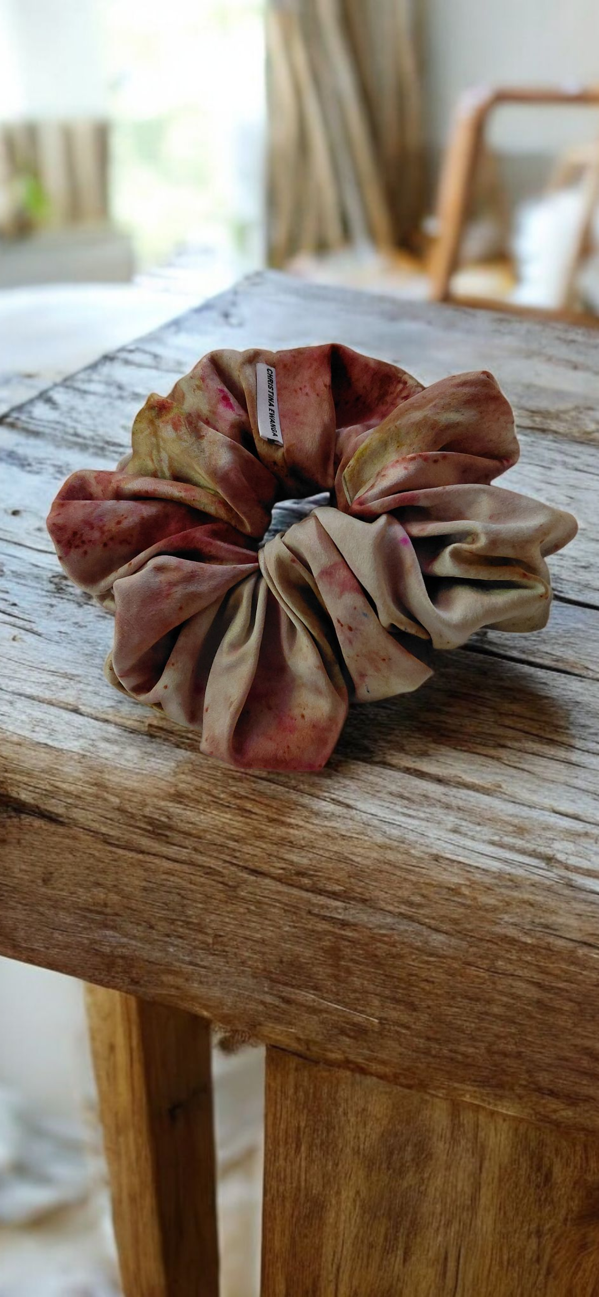 ASHLEY SILK SCRUNCHIE